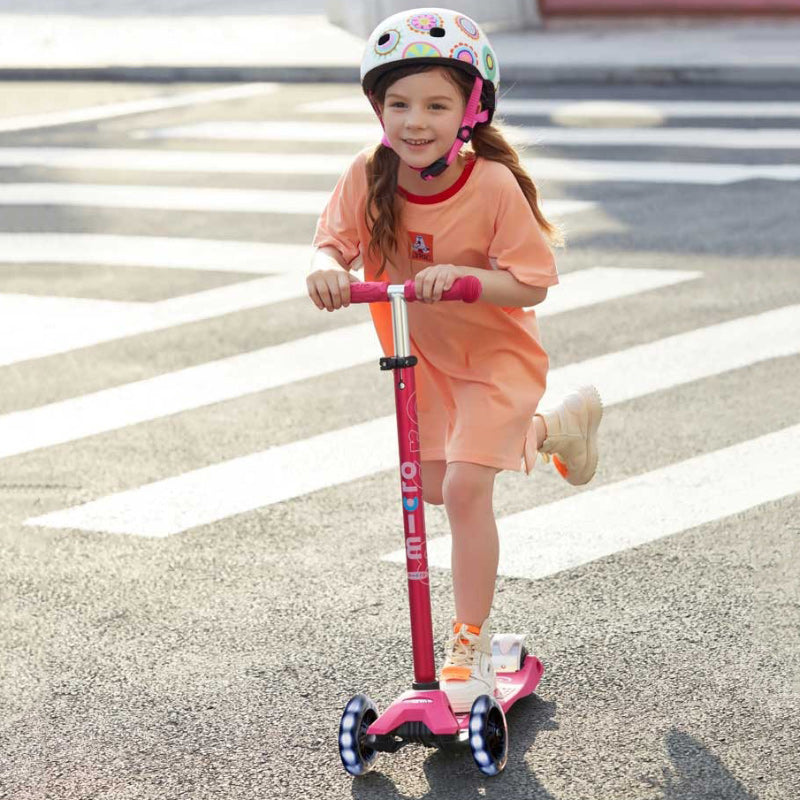 Micro Maxi Deluxe LED Scooter - Pink