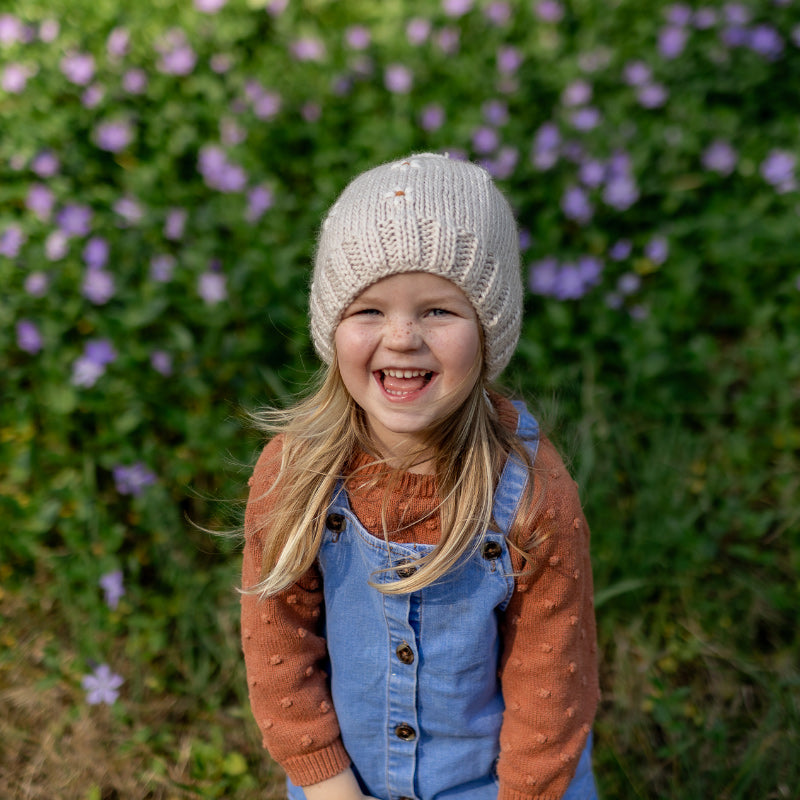 Acorn Daisy Beanie - Oatmeal