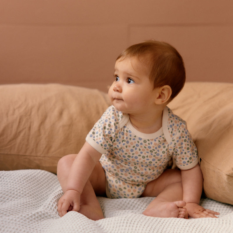 Nature Baby SS Bodysuit - Chamomile Blooms