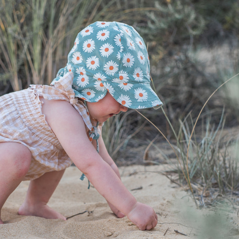 Acorn Flap Hat - Daisy
