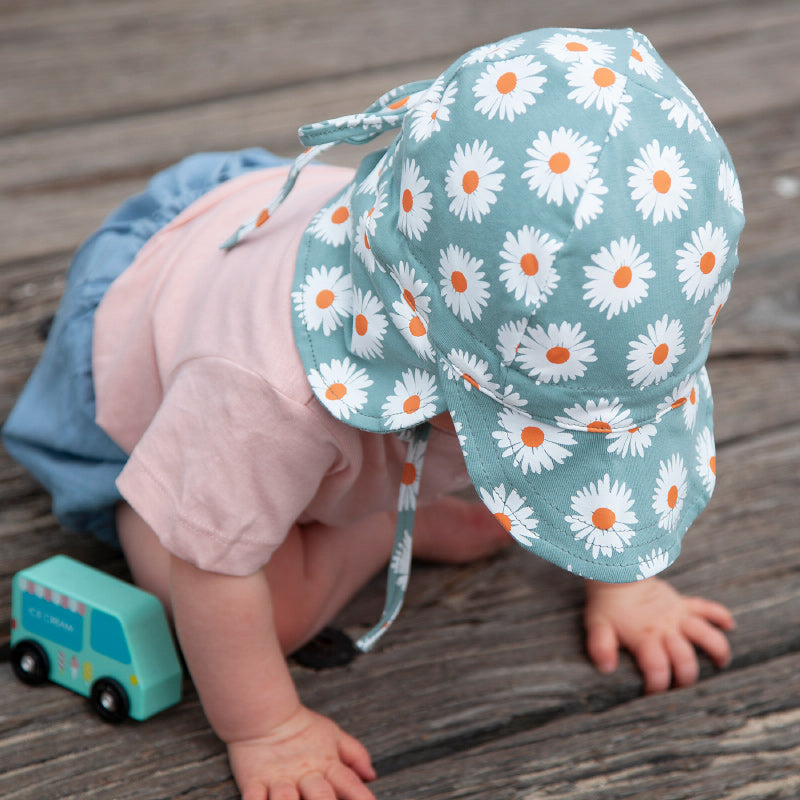 Acorn Flap Hat - Daisy