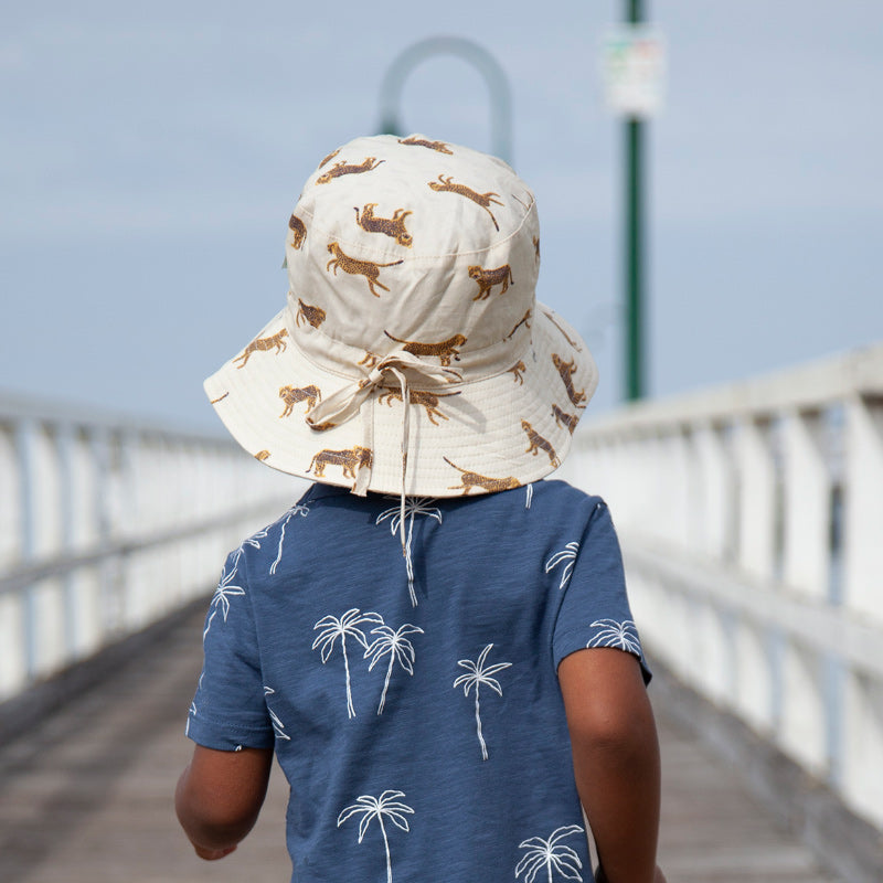 Acorn Reversible Bucket Hat - Big Cats