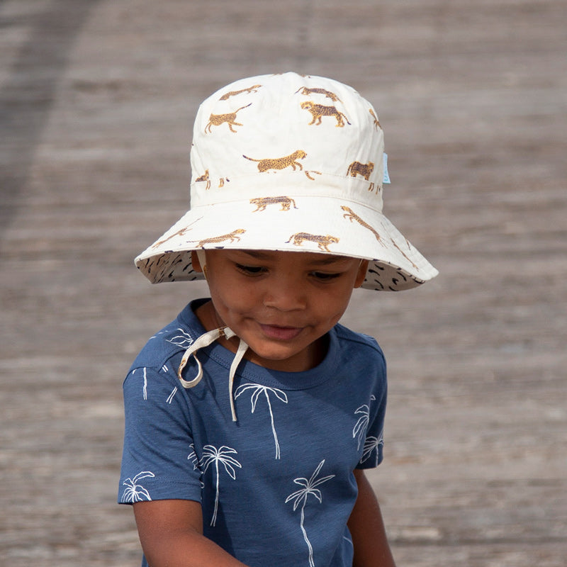 Acorn Reversible Bucket Hat - Big Cats