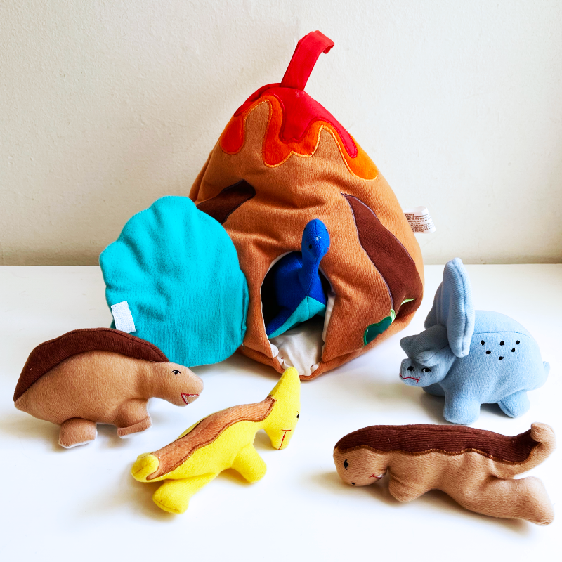 Dino House With 5 Dinosaurs