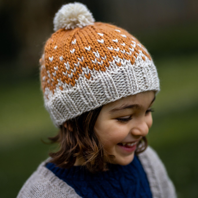 Acorn Snowflake Beanie - Caramel/Oatmeal