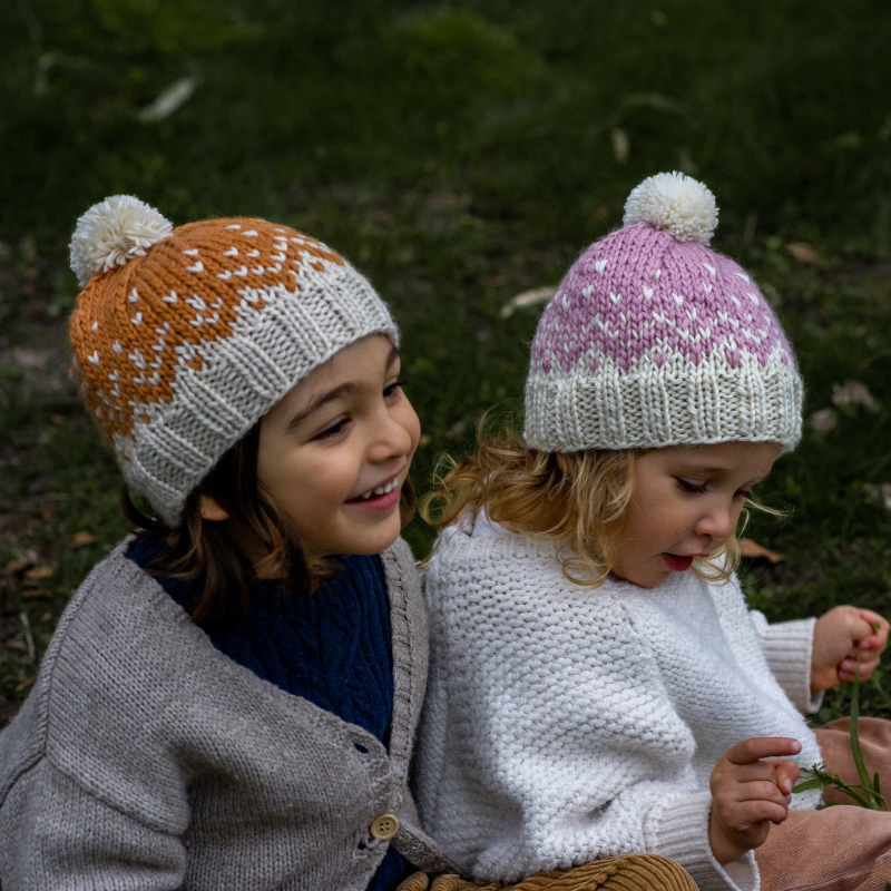 Acorn Snowflake Beanie - Caramel/Oatmeal