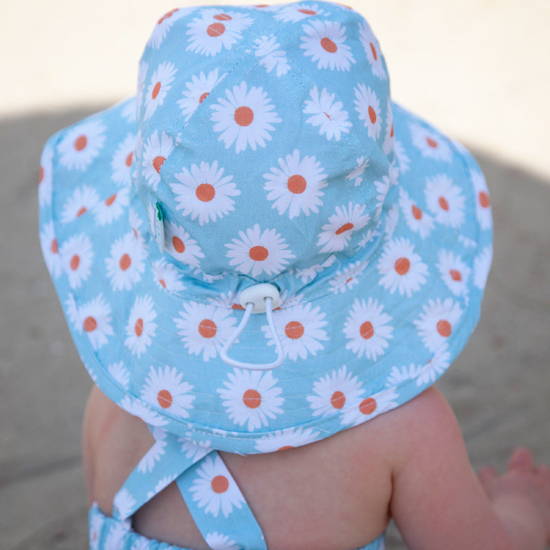 Acorn Infant Hat - Daisy
