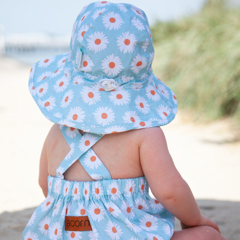 Acorn Infant Hat - Daisy