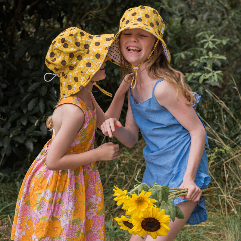 Acorn Bucket Hat - Ukraine Fundraising SunflowerAcorn Bucket Hat - Ukraine Fundraising Sunflower