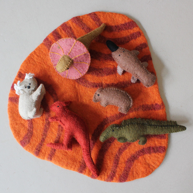 Felt Aussie Animals and Outback Mat 7PC