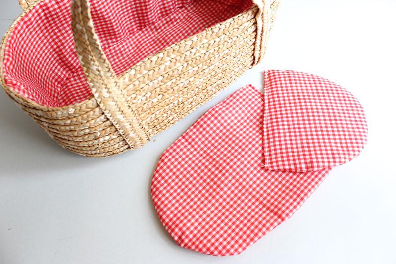 Lovely retro Straw Dolls Basket from Shorties